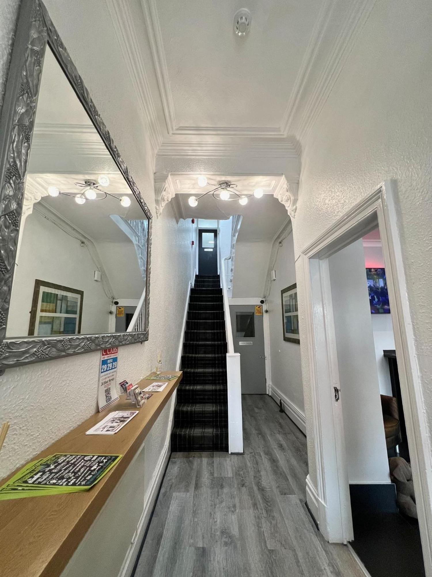 Tudor Rose Hotel Блекпул Екстериор снимка